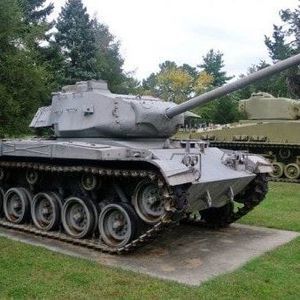 Meet your Posher, Chivo